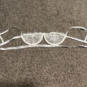 Delicate Lace Underwire Bra in White